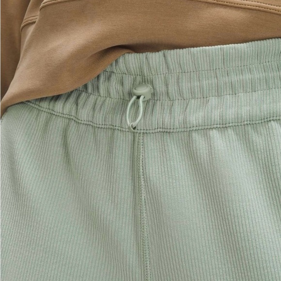 Lululemon Wide-Leg Cropped Pant - Picture 5 of 10